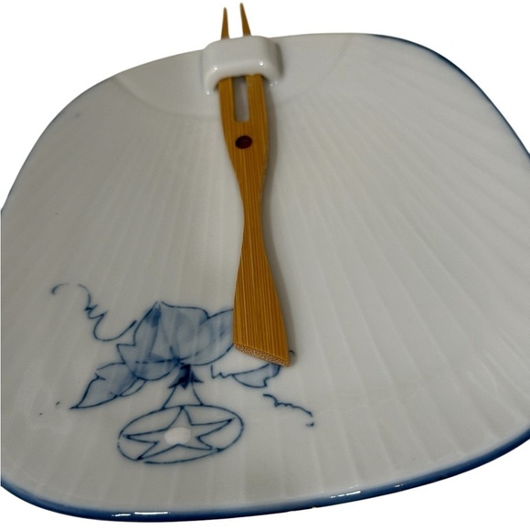 Lillian Vernon Sushi Plates Fan Shaped Porcelain With 4 Bamboo Forks 1981 5X5 - Picture 4 of 5